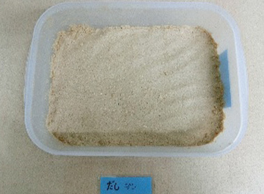 しっかり混ぜた後。 今日は塩もみしたオクラを漬けました。